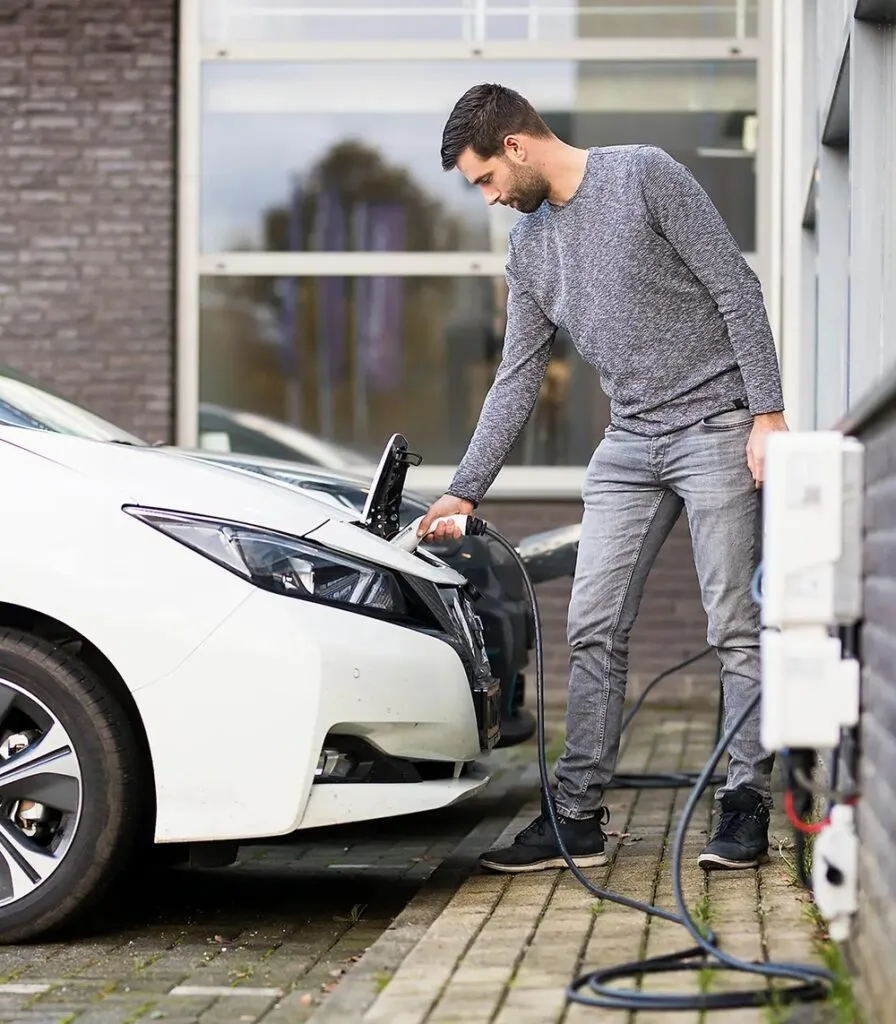 thiebers-thuisbatterij-wijchen-auto